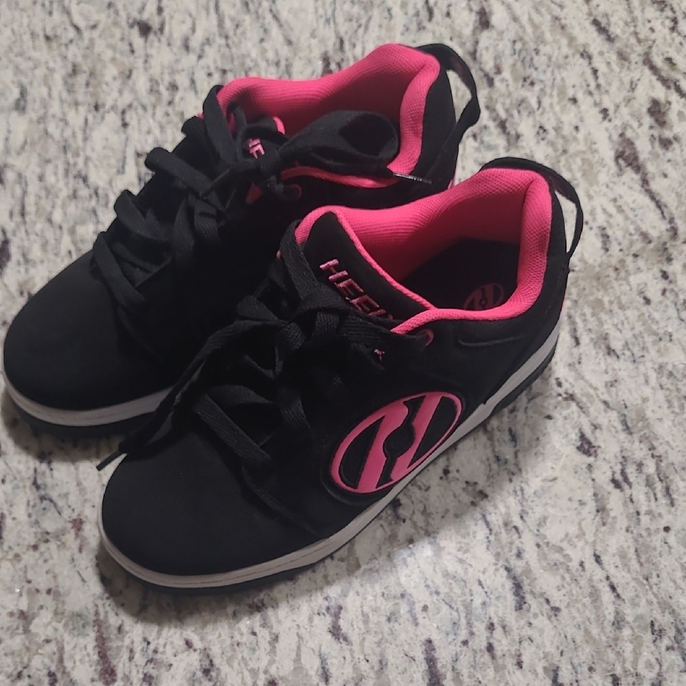 Heelys Women's Black and Pink Skate Shoes